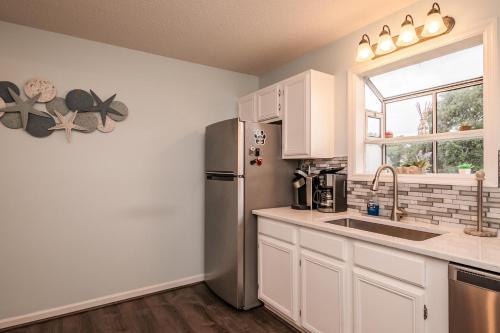 La Isla Bonita by Oak Island Accommodations - photo 32