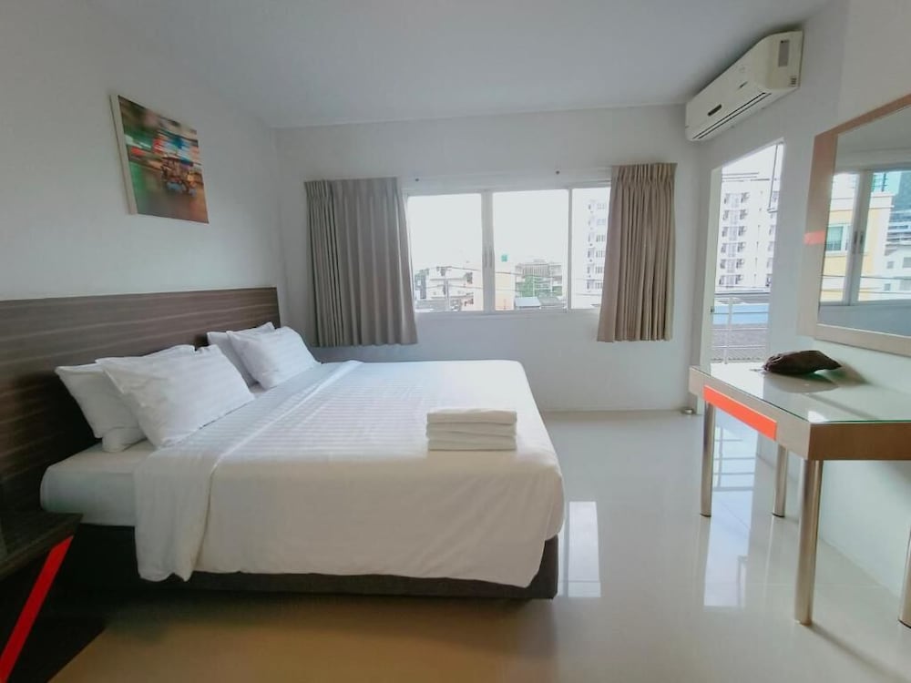 Praso Ratchada - carbon neutral hotel in Bangkok