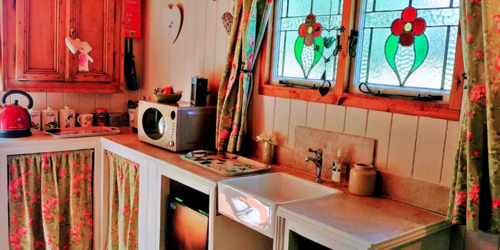 Shepherd S Hut In Romsey With Fire Pit — Romsey