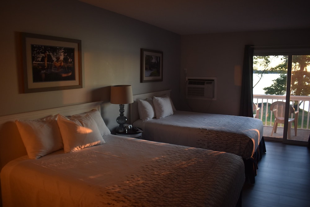 Lake Cadillac Resort - photo 7