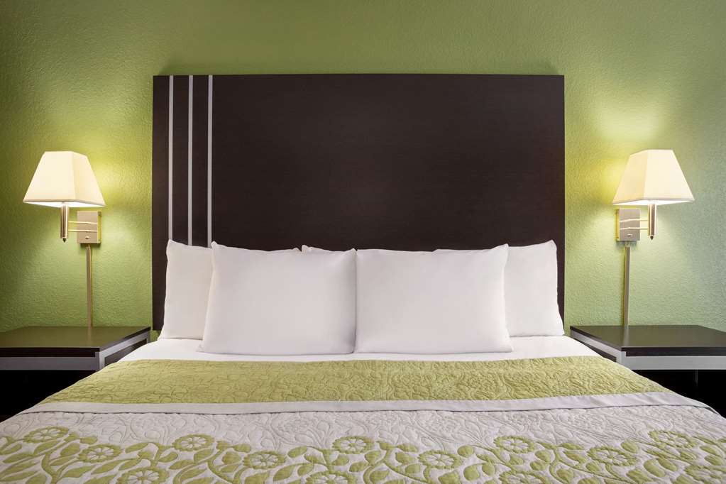 Days Inn by Wyndham Hardeeville I 95 State Line - photo 21