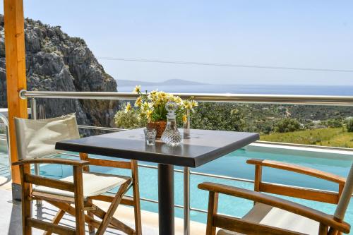 Vrachos Nature Lodges DAPHNE 2 Private pool — 4-Star Luxury Hotel in Agia Galini, Greece