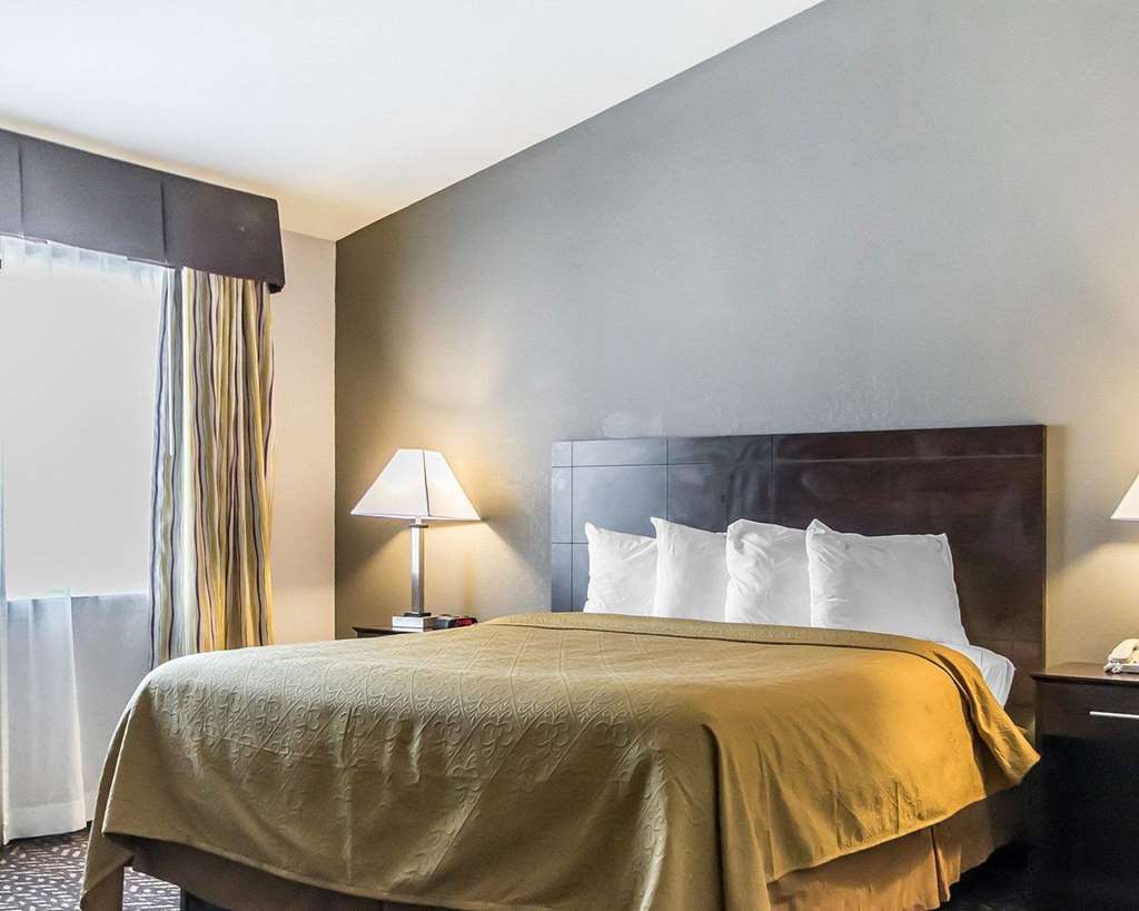 Quality Inn & Suites University Airport - photo 21