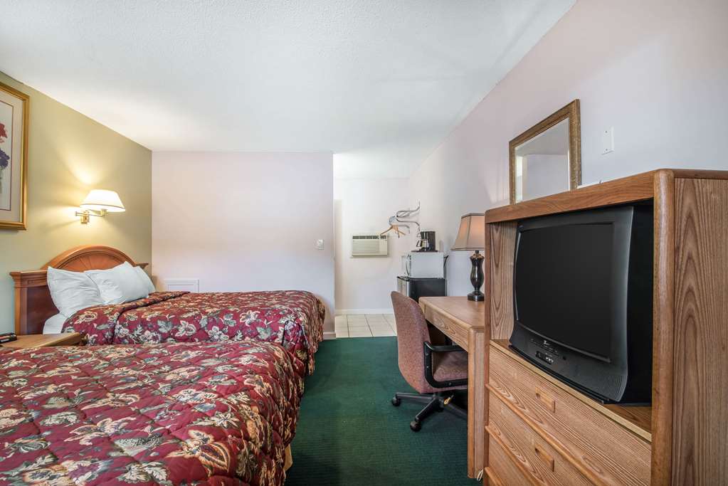 Rodeway Inn Bellows Falls - photo 21