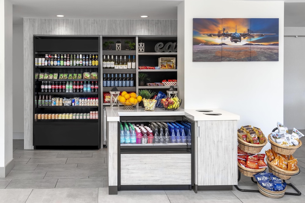 Hilton Garden Inn Queens JFK Airport - photo 27