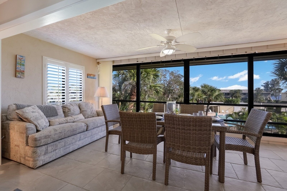 Westbay Point Moorings 26 Condo — 4-Star Luxury Hotel in Holmes Beach, United States