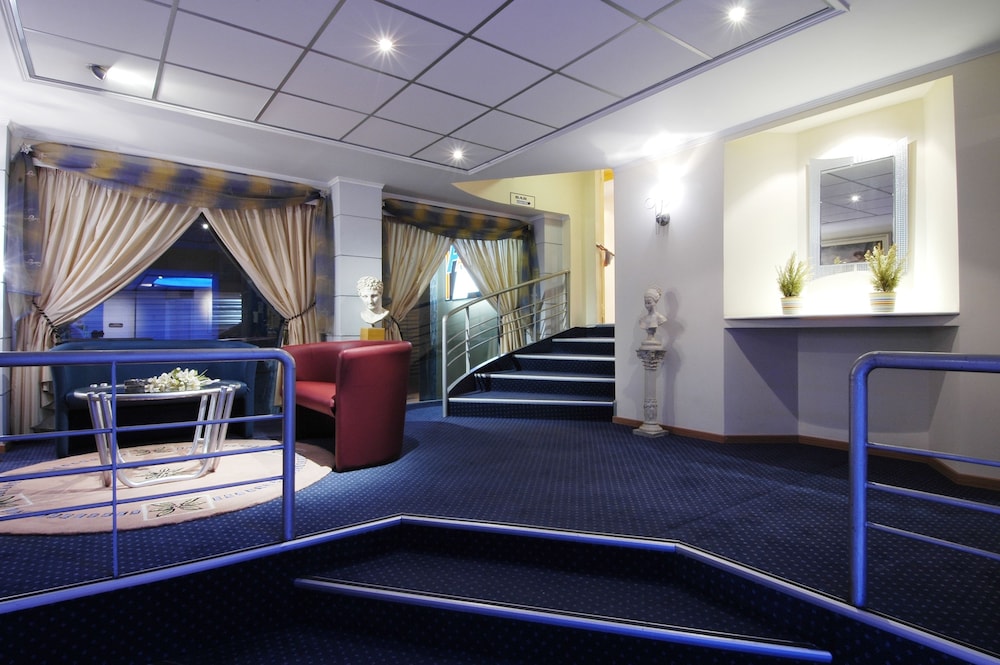 Anita Hotel — Piraeus — photo 4