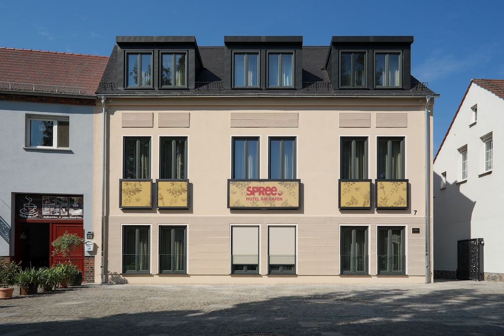 Spree. Hotel Am Hafen — Luebbenau — photo 2