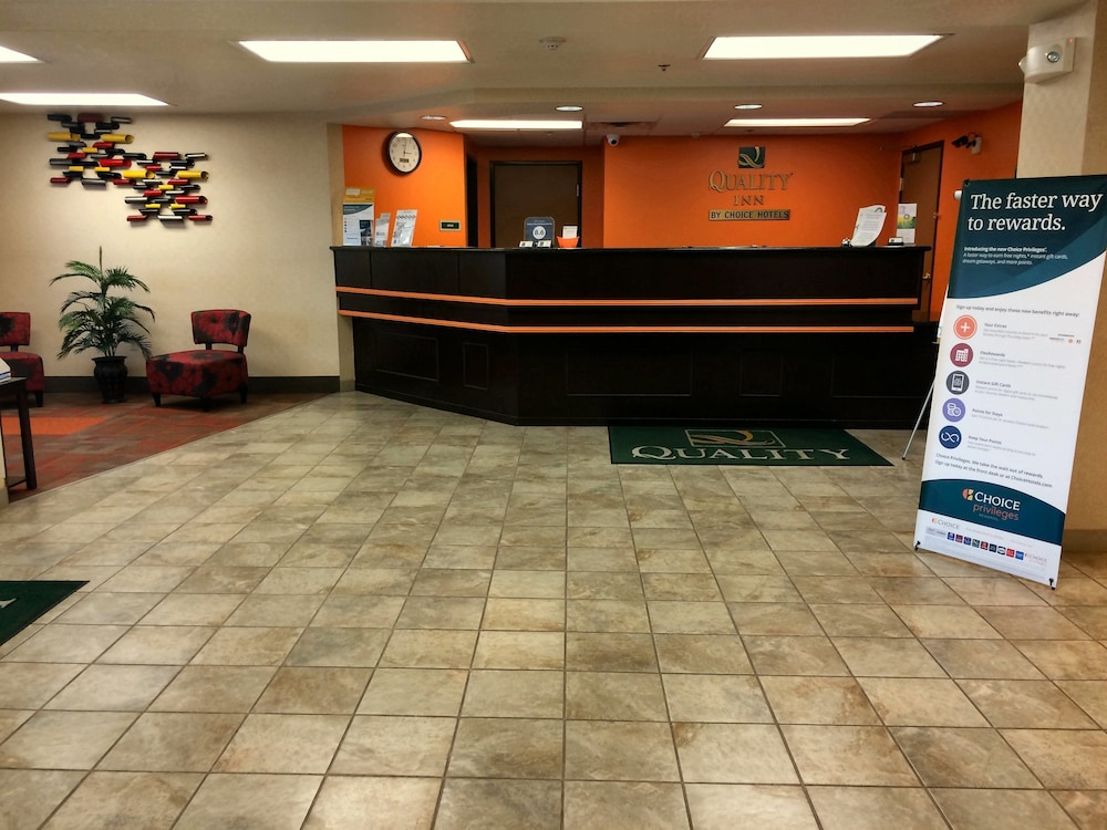 Quality Inn Junction City Near Fort Riley - photo 55