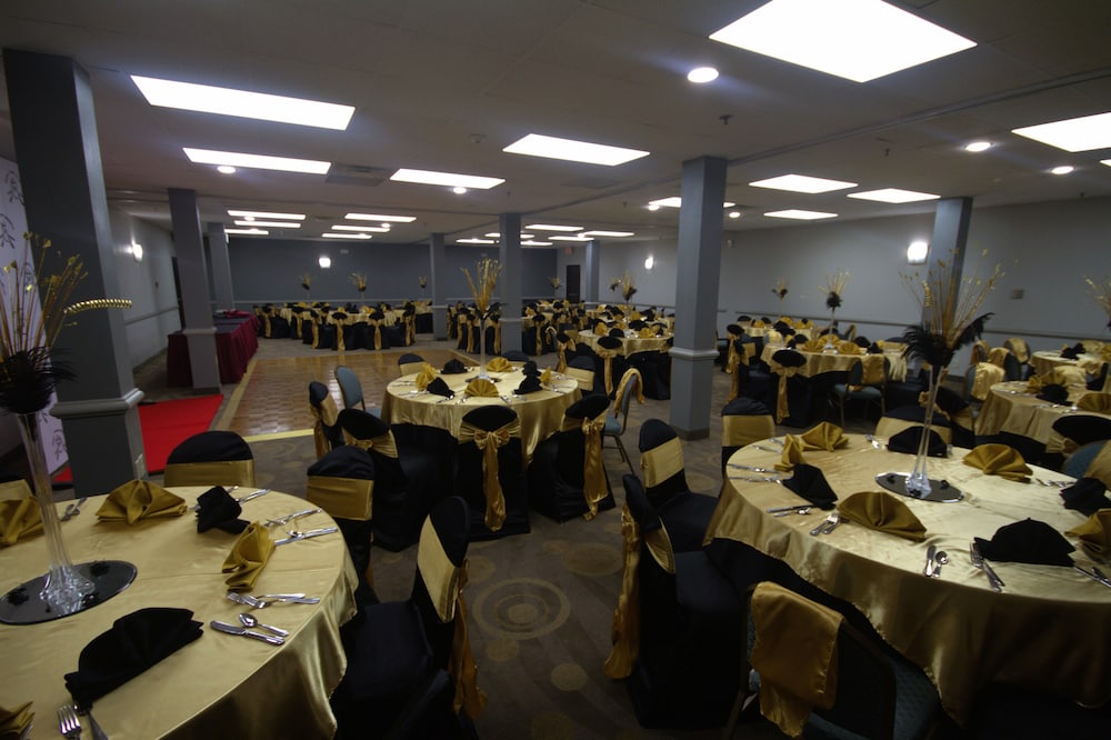 Atrium Hotel and Suites - photo 68