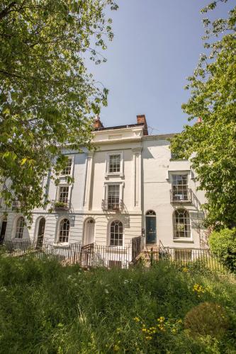 Cosy Central Flat for up to 4 with Park View in Oxford, United Kingdom