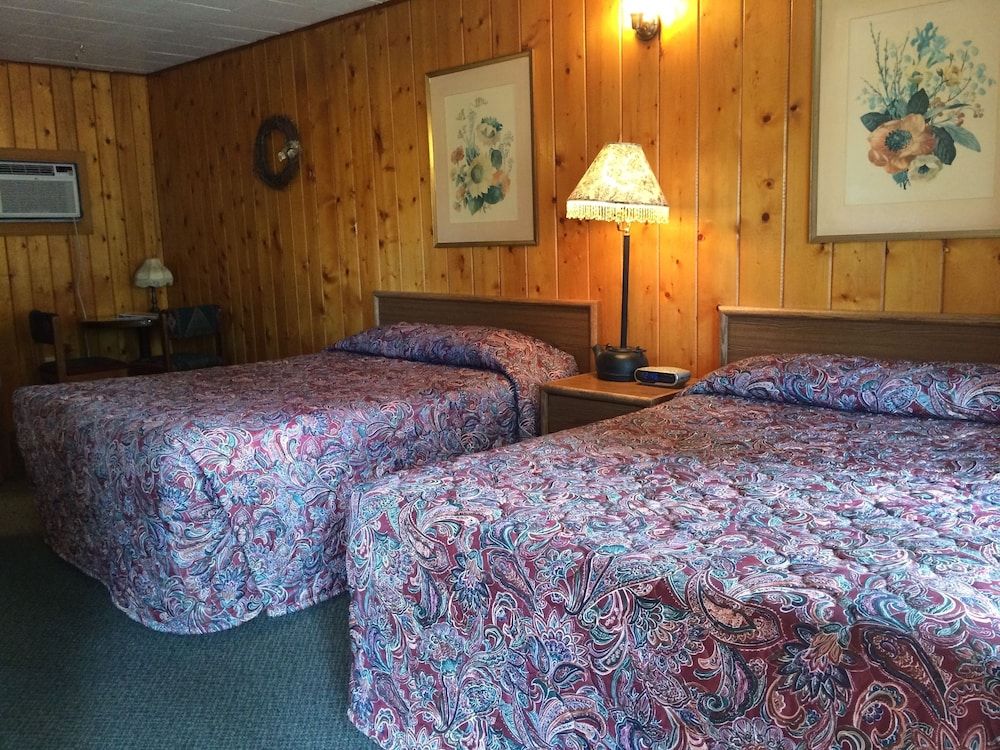 Caboose Motel - photo 14