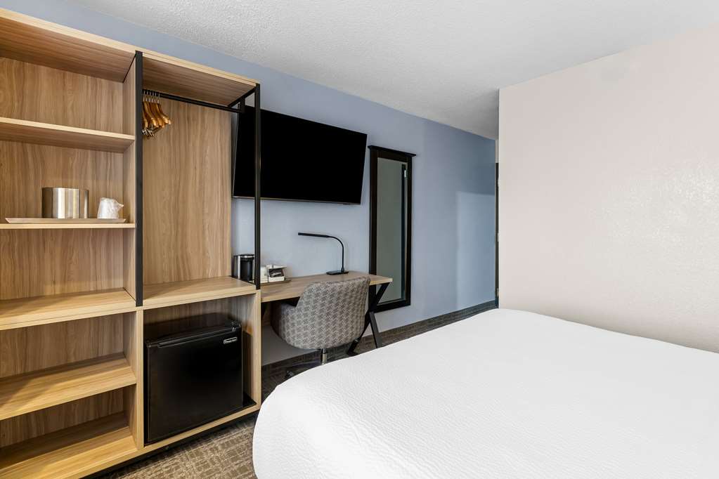 Best Western Buffalo Inn Suites - photo 35