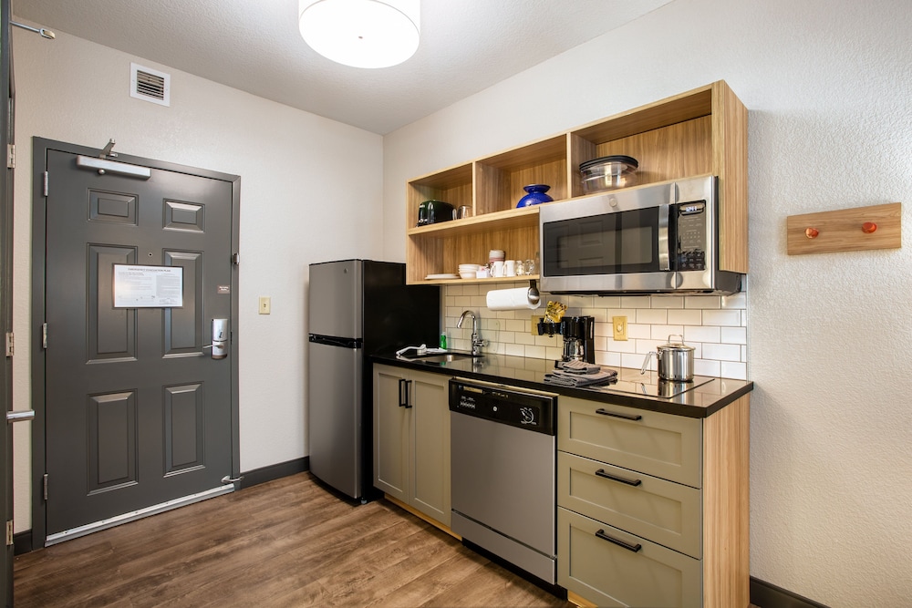 Candlewood Suites Apex Raleigh Area by IHG - photo 18