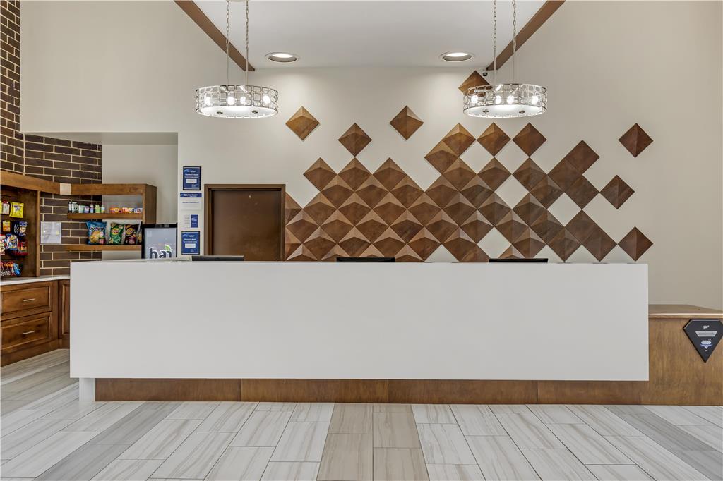 Best Western Plus Waterloo & Cedar Falls - photo 11
