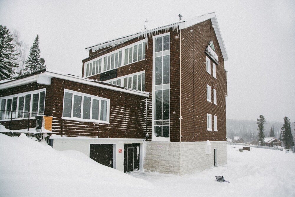Living quarters Shchastya in Sheregesh, Russia