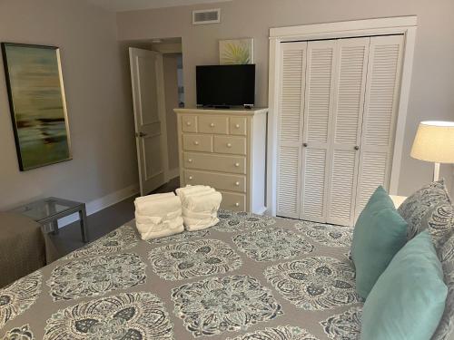 521 Plantation Club Villas at The Sea Pines Resort - photo 13