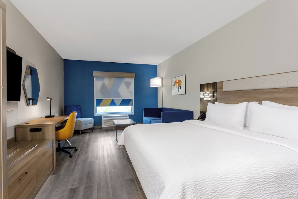 Holiday Inn Express & Suites Macclenny by IHG - photo 10
