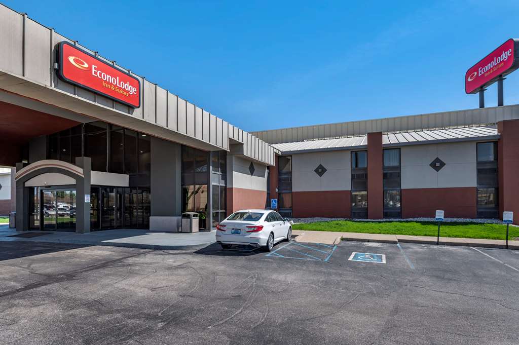 Econo Lodge Lafayette near University in Lafayette, United States