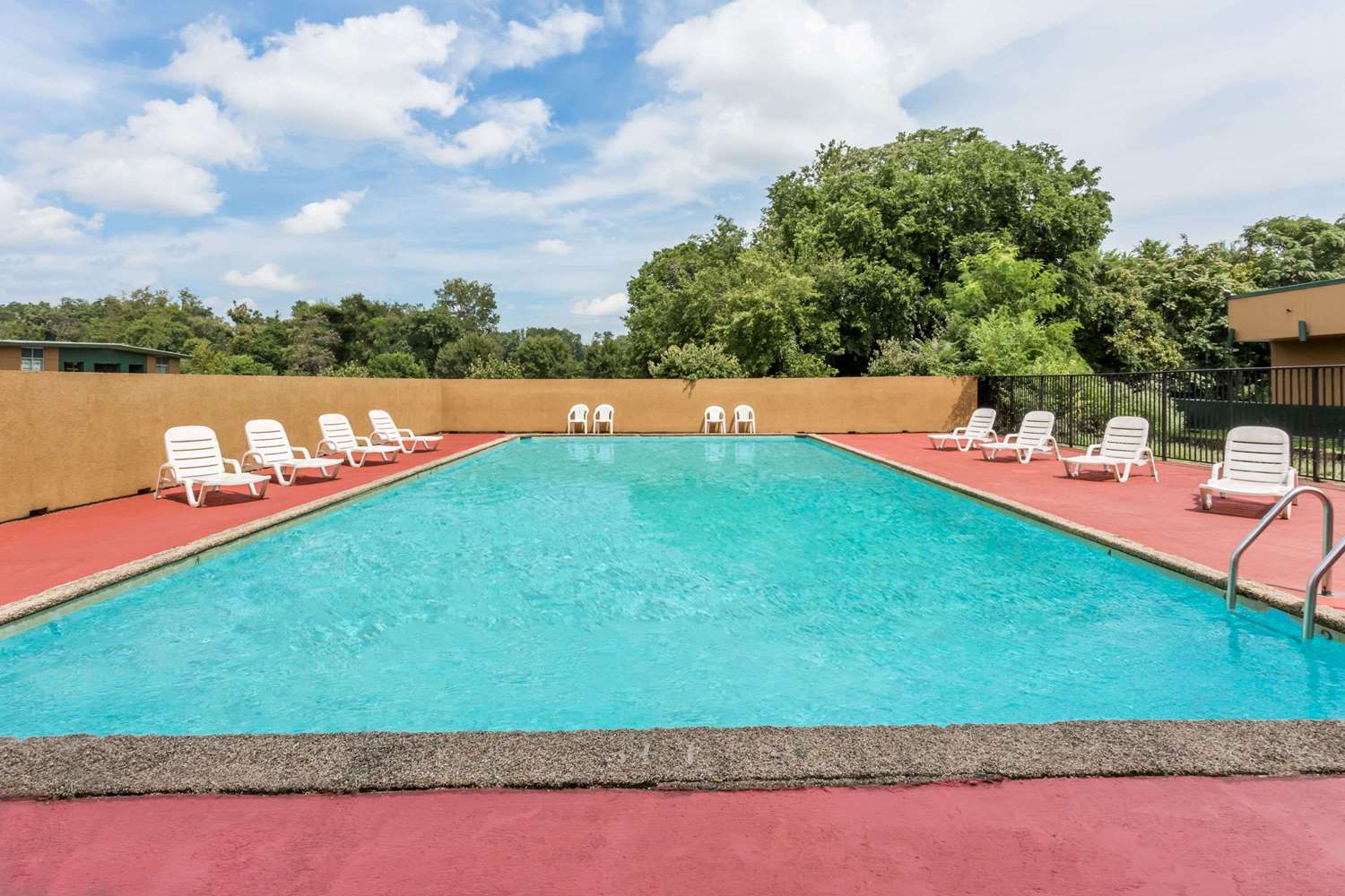 Ramada by Wyndham Roanoke - photo 16