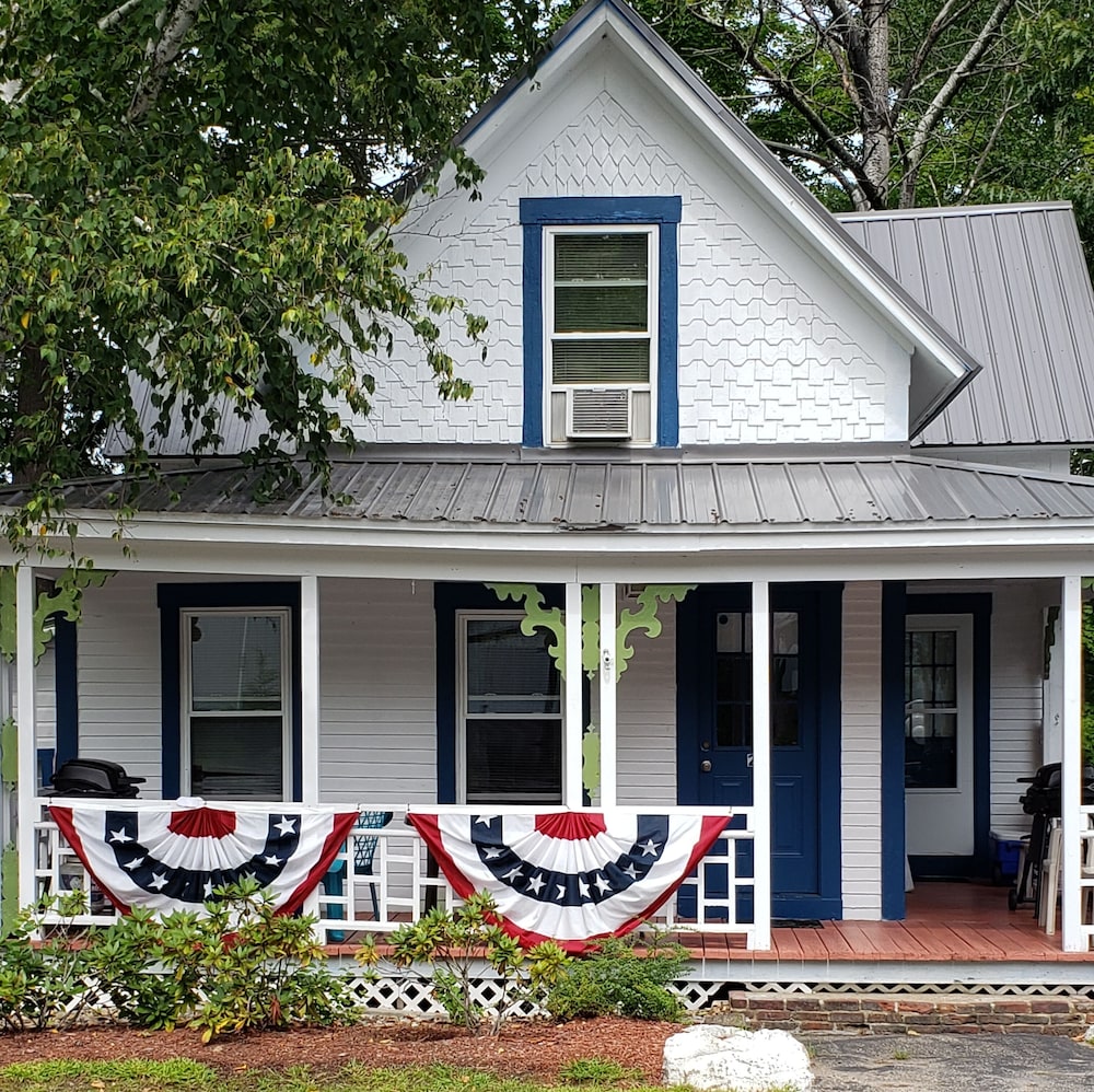 Weirs Beach Motel and Cottages - photo 40