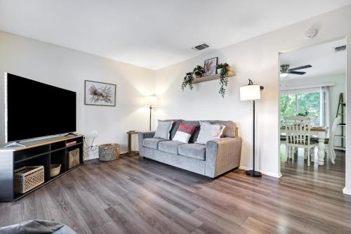 Home Nr River Walk DT Airport BBQ Games Pets — 4-Star Luxury Hotel in San Antonio, United States
