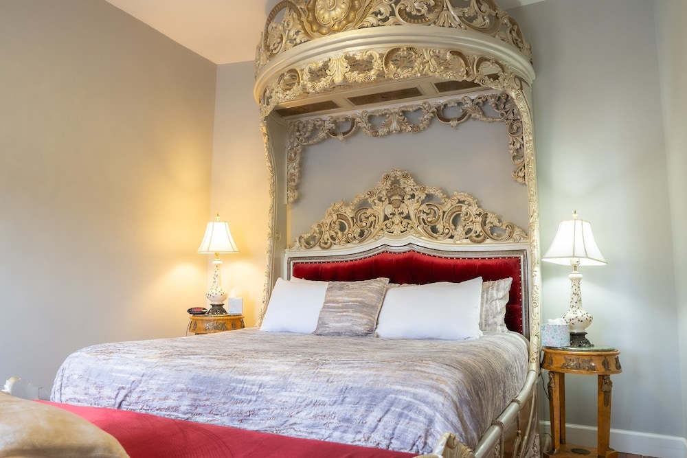 Oaak Tree Hotel - photo 110
