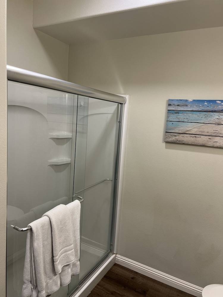 Aspire Inn & Suites Orange - photo 18