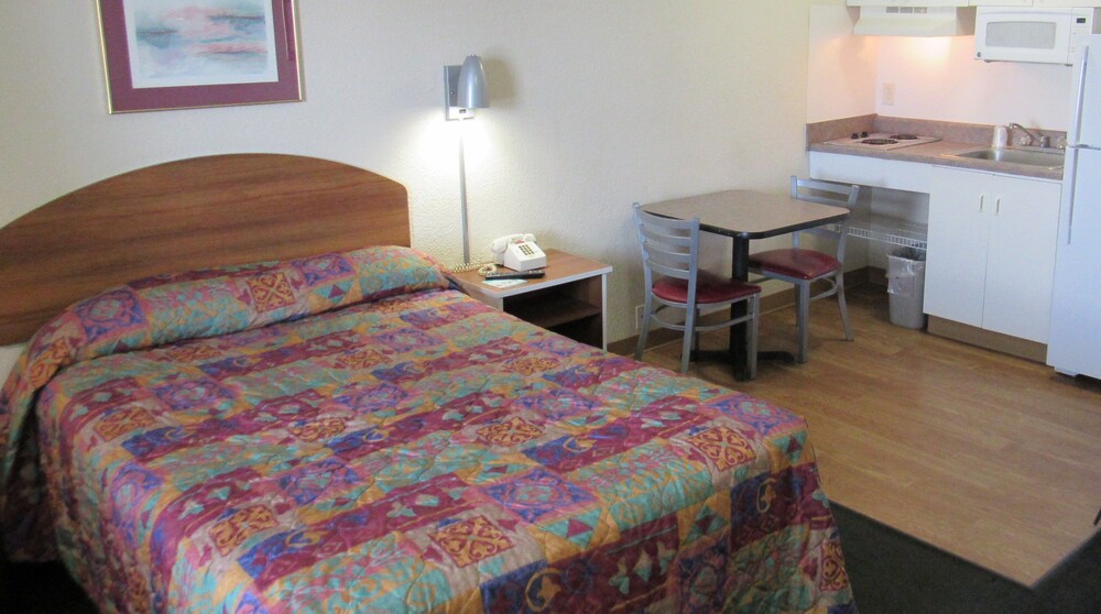 InTown Suites Extended Stay Nashville TN Bell Road