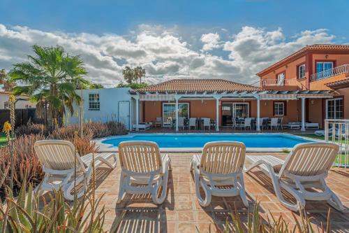 Villa Mi Sol — 4-Star Luxury Hotel in San Miguel De Salinas, Spain