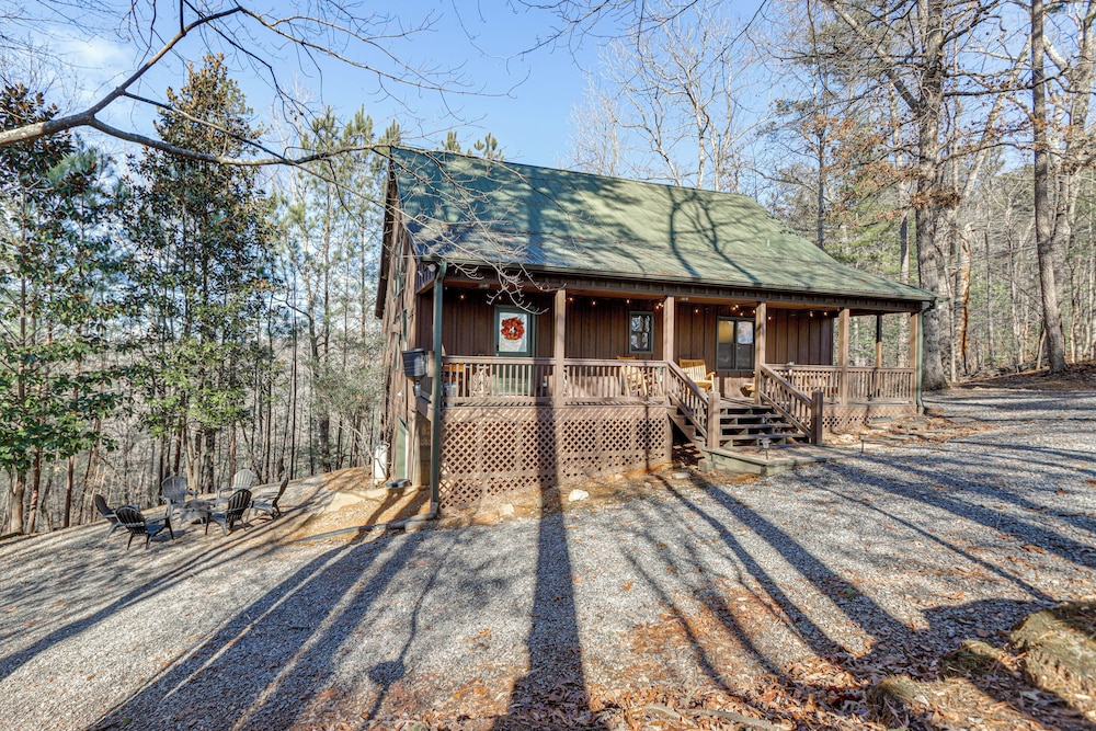 Peaceful Ellijay Cabin: Pool Access & Resort Perks - photo 16