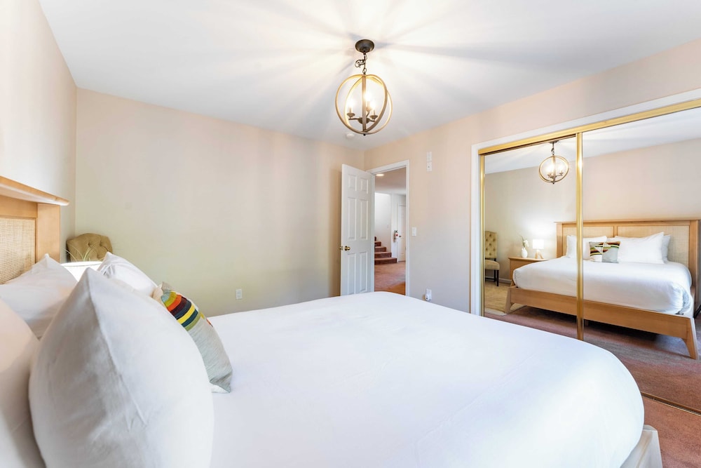 Blitzen by Avantstay Pet friendly Tahoe Retreat Near Heavenly Ski Resort - photo 5
