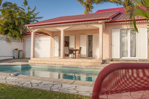Villa Ile d'Eden Vue mer Piscine By Sister Home — 4-Star Luxury Hotel in Sainte-Marie, Réunion