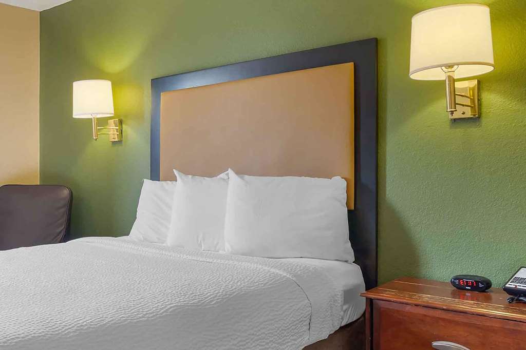 Extended Stay America Select Suites Houston Sugar Land - photo 27