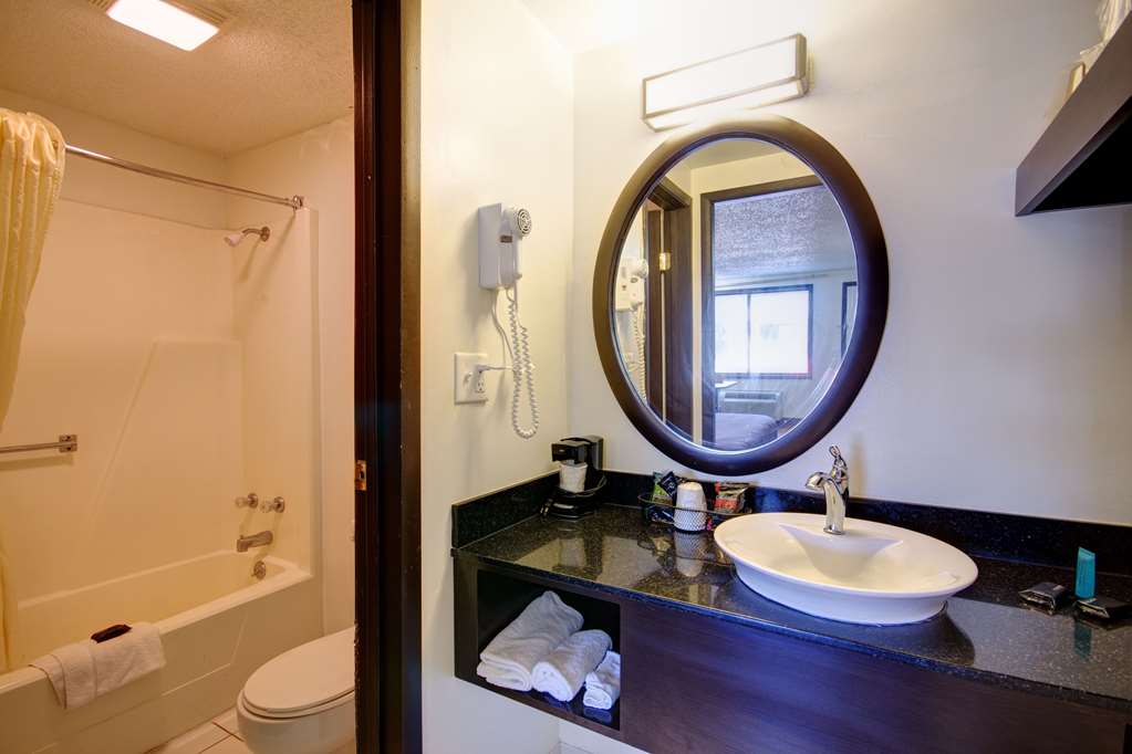 Americas Best Value Inn Heath Newark - photo 17
