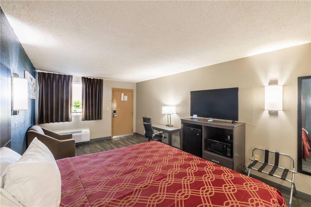 Rodeway Inn Prattville I 65 - photo 11