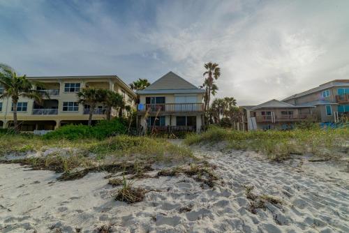 Captain Ron’s Beach Pad in Bradenton Beach, United States