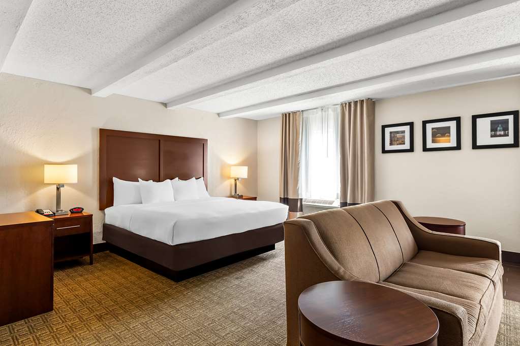 Comfort Inn St. Louis Westport Event Center - photo 21