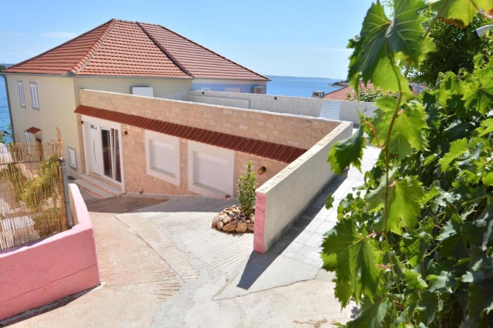 Denko With Pool A5 in Kali, Croatia