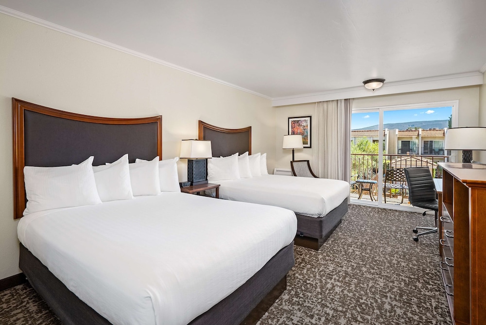 Best Western Plus Royal Oak Hotel - photo 12
