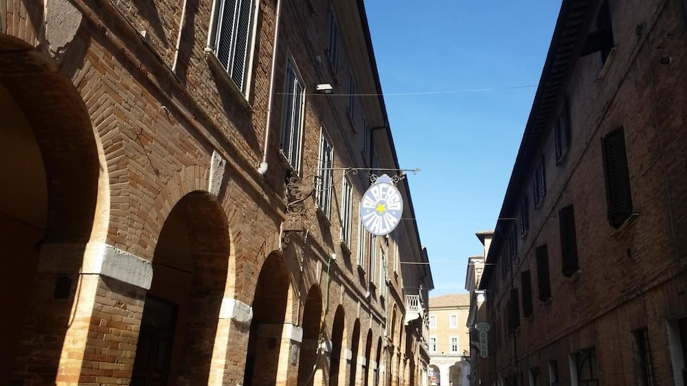 Albergo Italia - carbon neutral hotel in Urbino