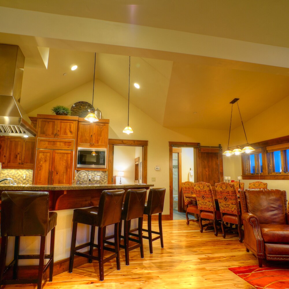 Abode at Town Lift - photo 19