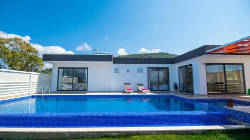 Kalkan Yesilkoy 2 Bedroom Villa — 4-Star Luxury Hotel in Kalkan, Turkey