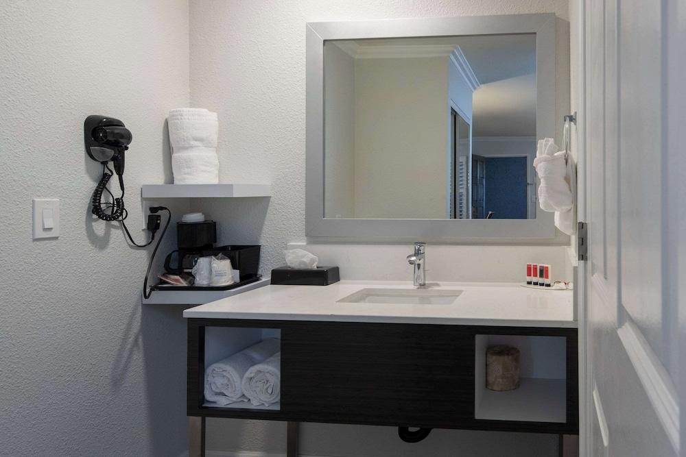 Rodeway Inn Milpitas near Great Mall - photo 22
