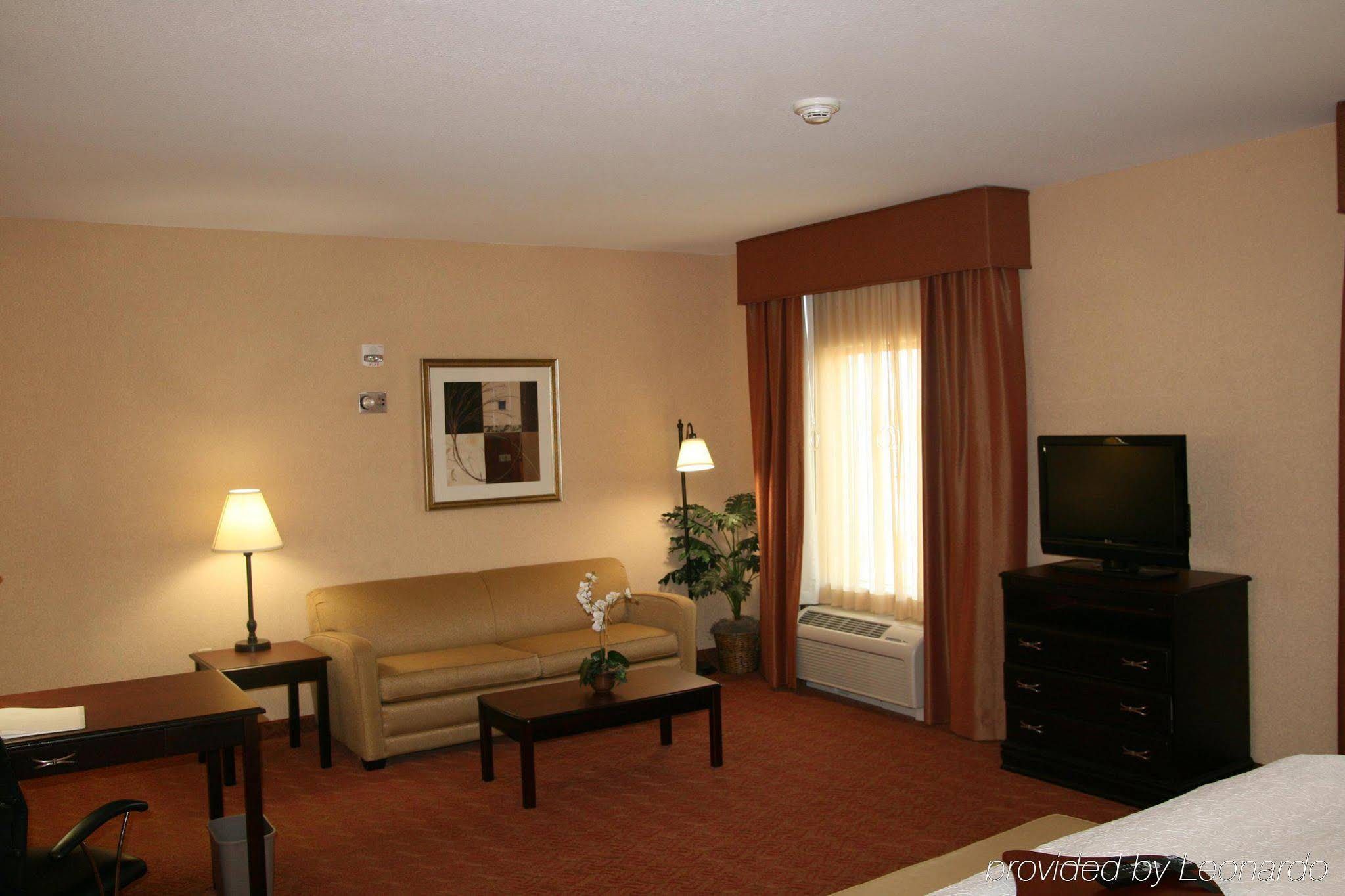 Durant Inn & Suites - photo 26