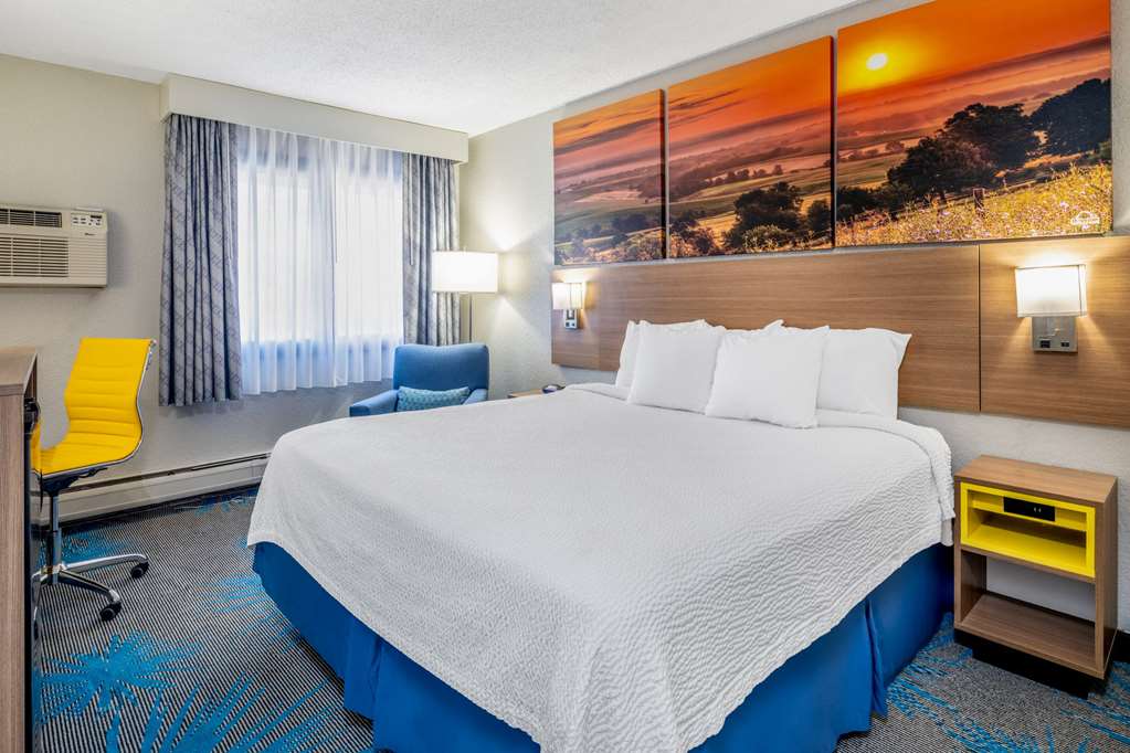 Days Inn by Wyndham Sioux Falls Airport - photo 15
