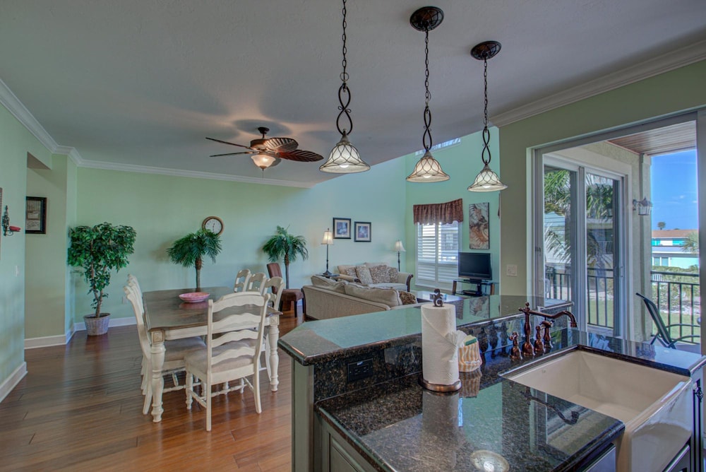 Anna Maria Island Beach Palace - photo 33