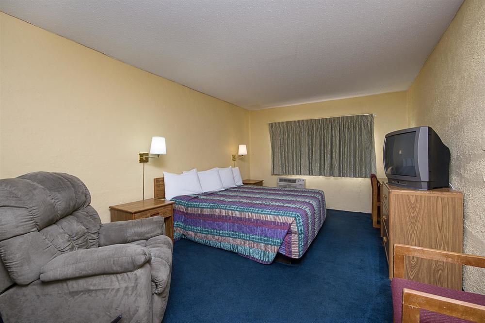 Motel 6 Moline - photo 29