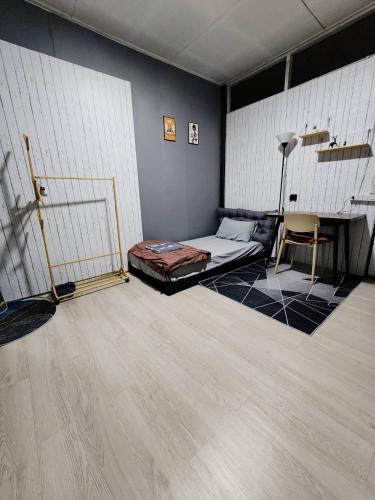 201 Olan Place Homely room Free Wi Fi and Near BTS line