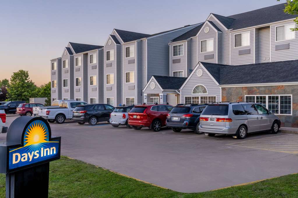 Days Inn & Suites by Wyndham Greeley - featured photo